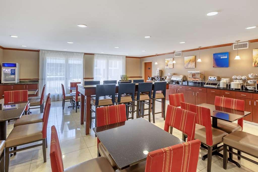 Comfort Inn & Suites Airport Convention Center Чарльстон Ресторан фото
